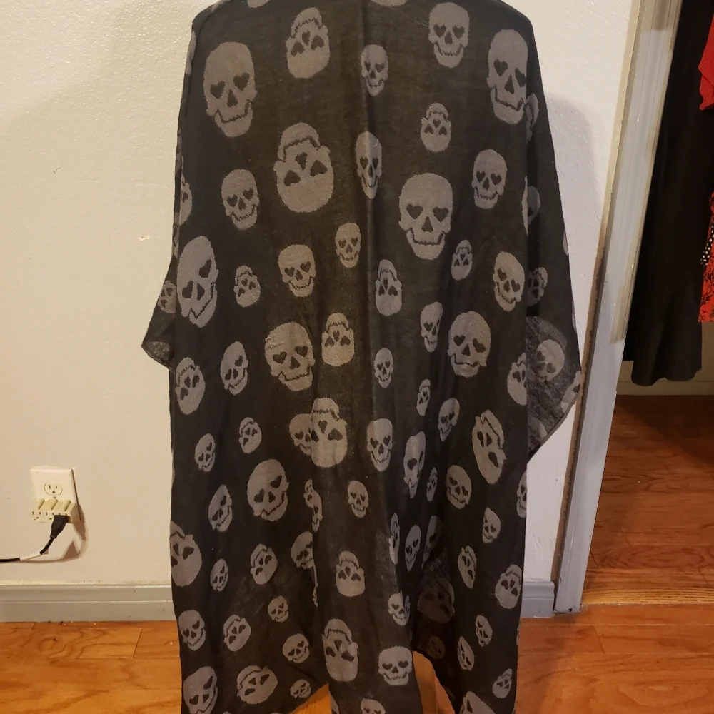 Shawl - Picture 2 of 3
